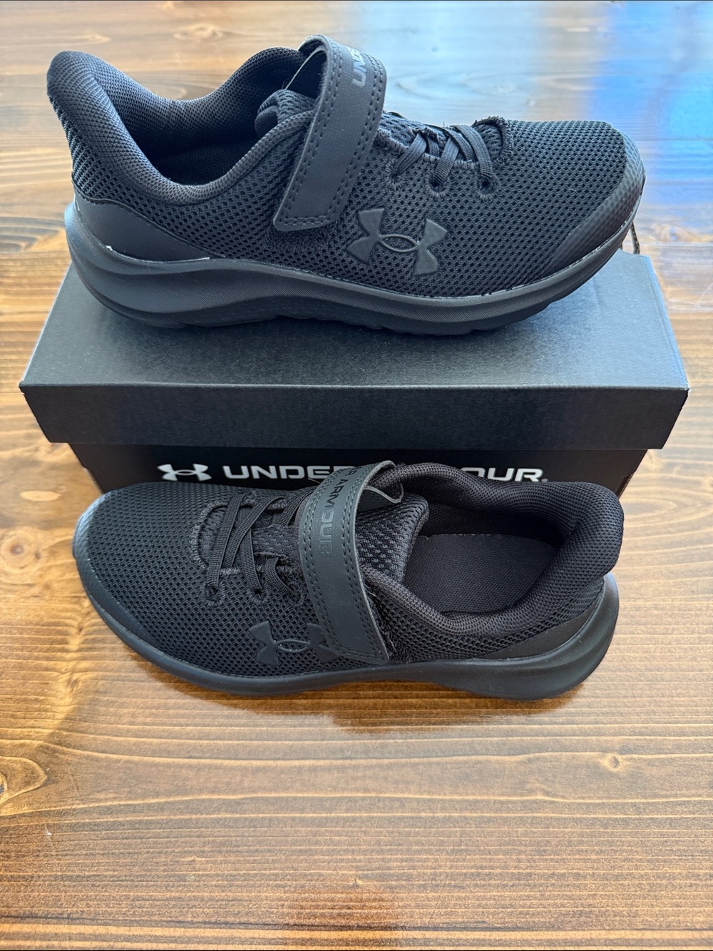 New in Box Under Armour Boys Sneakers